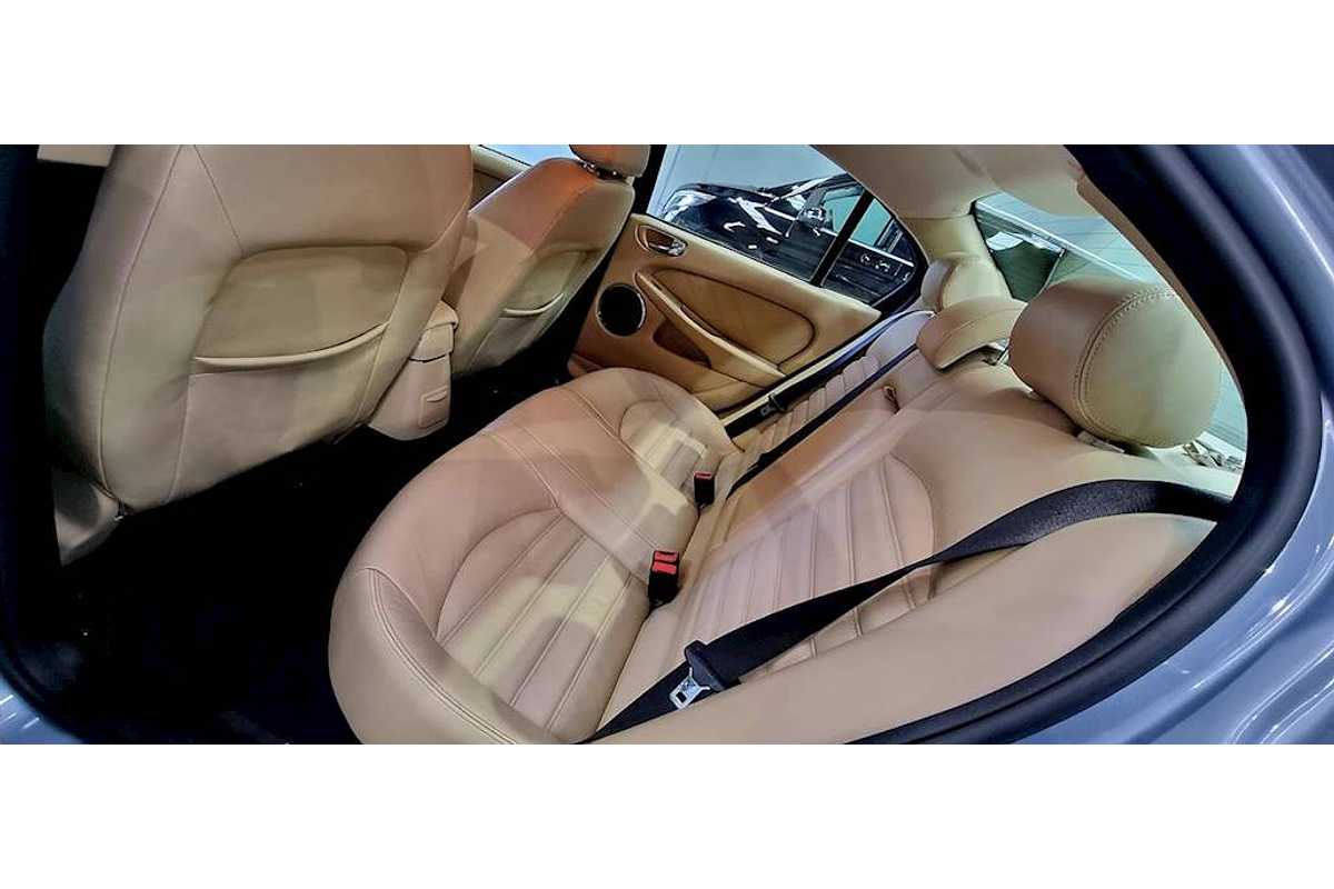 2009 Jaguar X-Type LE X400
