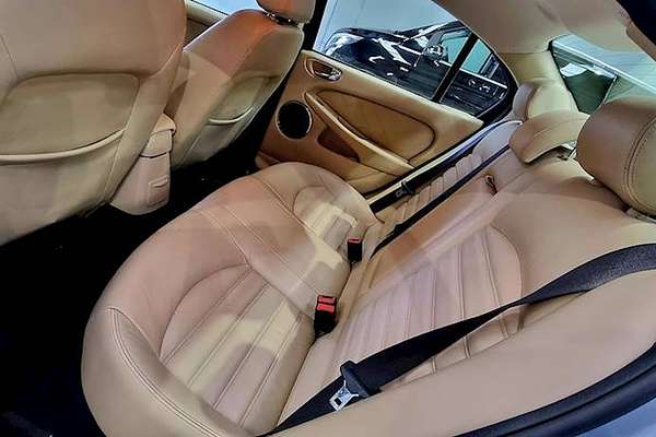 2009 Jaguar X-Type LE X400