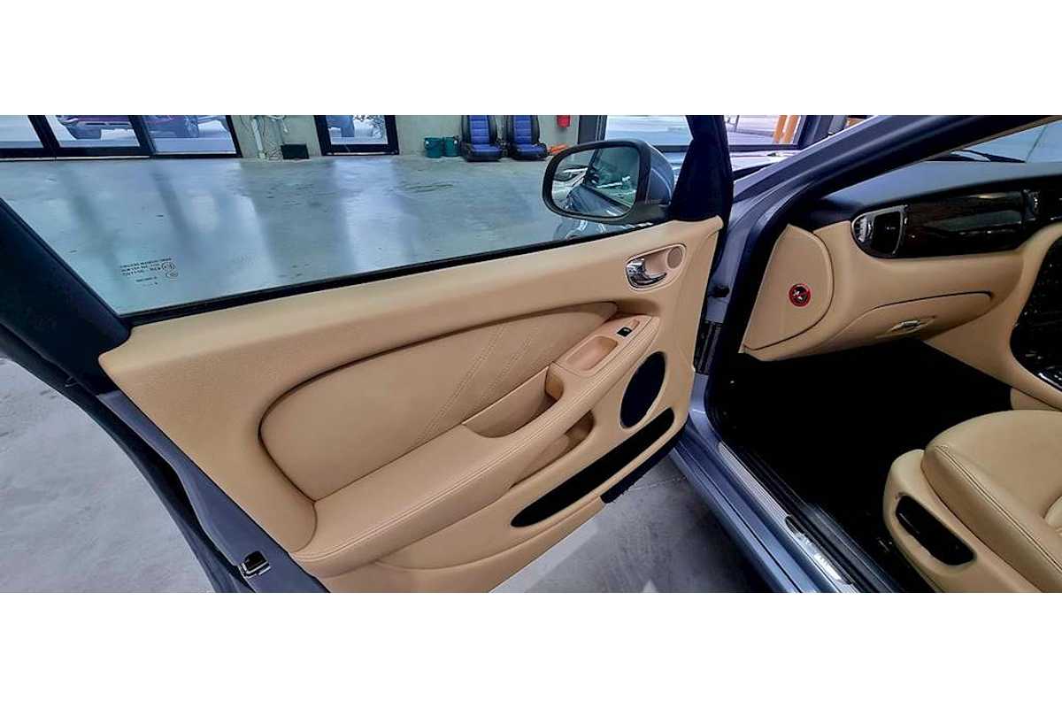 2009 Jaguar X-Type LE X400