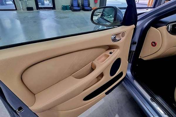 2009 Jaguar X-Type LE X400