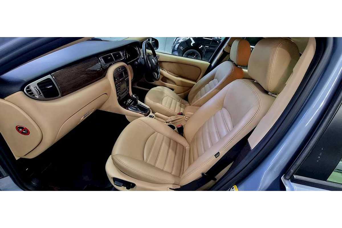 2009 Jaguar X-Type LE X400