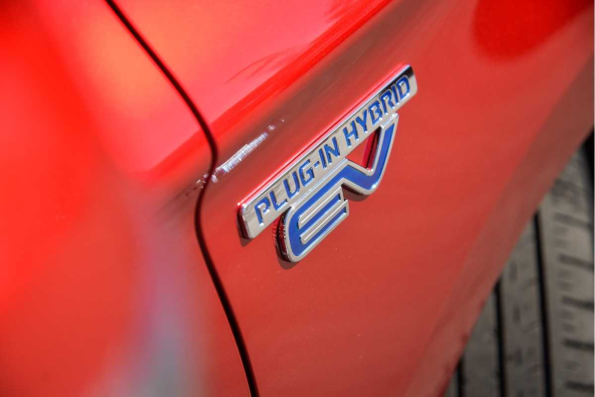 2020 Mitsubishi Outlander PHEV ES ZL