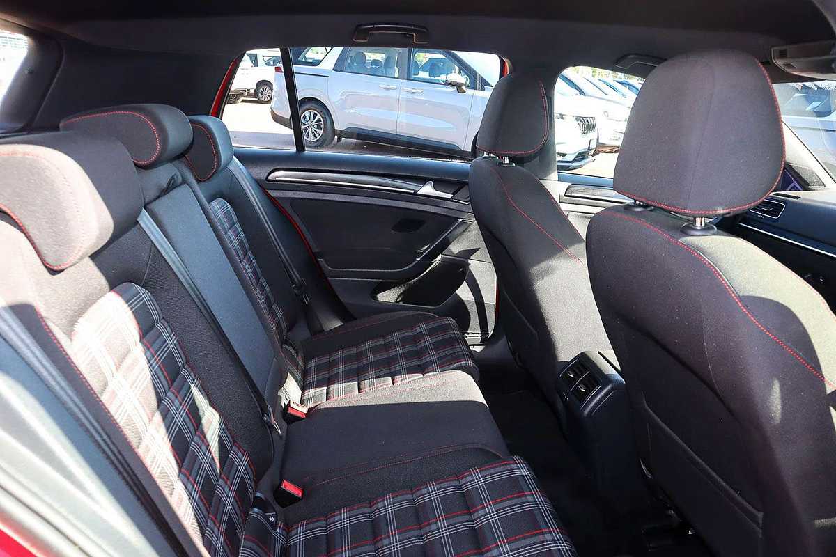 2015 Volkswagen Golf GTI 7