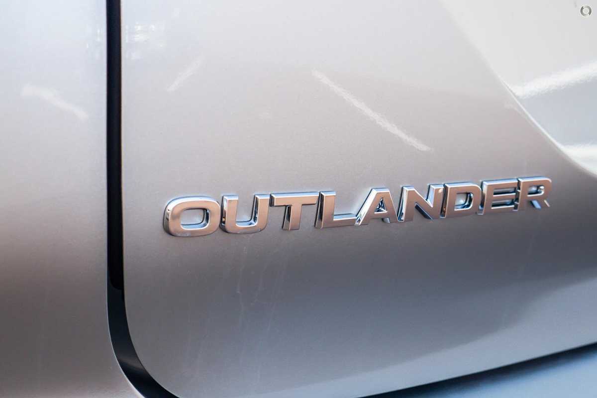 2024 Mitsubishi Outlander LS ZM