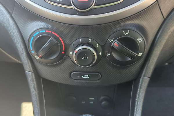 2019 Hyundai Accent Sport RB6