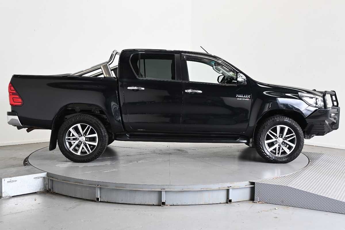 2016 Toyota HiLux 4x4 SR5 2.8L T DoubleB 001 B228870EV