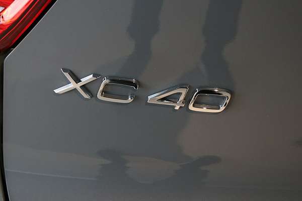 2023 Volvo XC40 Ultimate B4 Bright