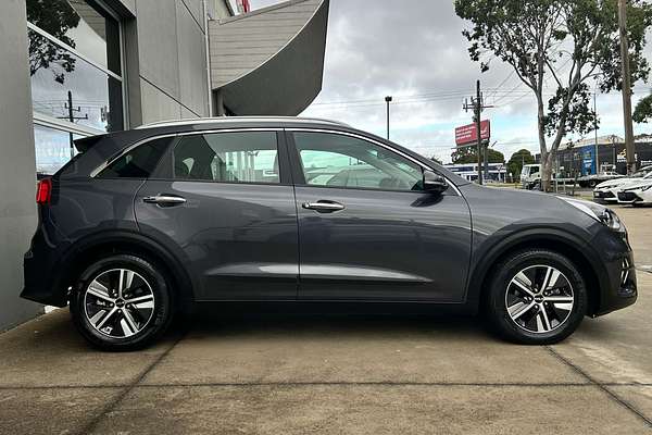 2021 Kia Niro Hybrid S DE