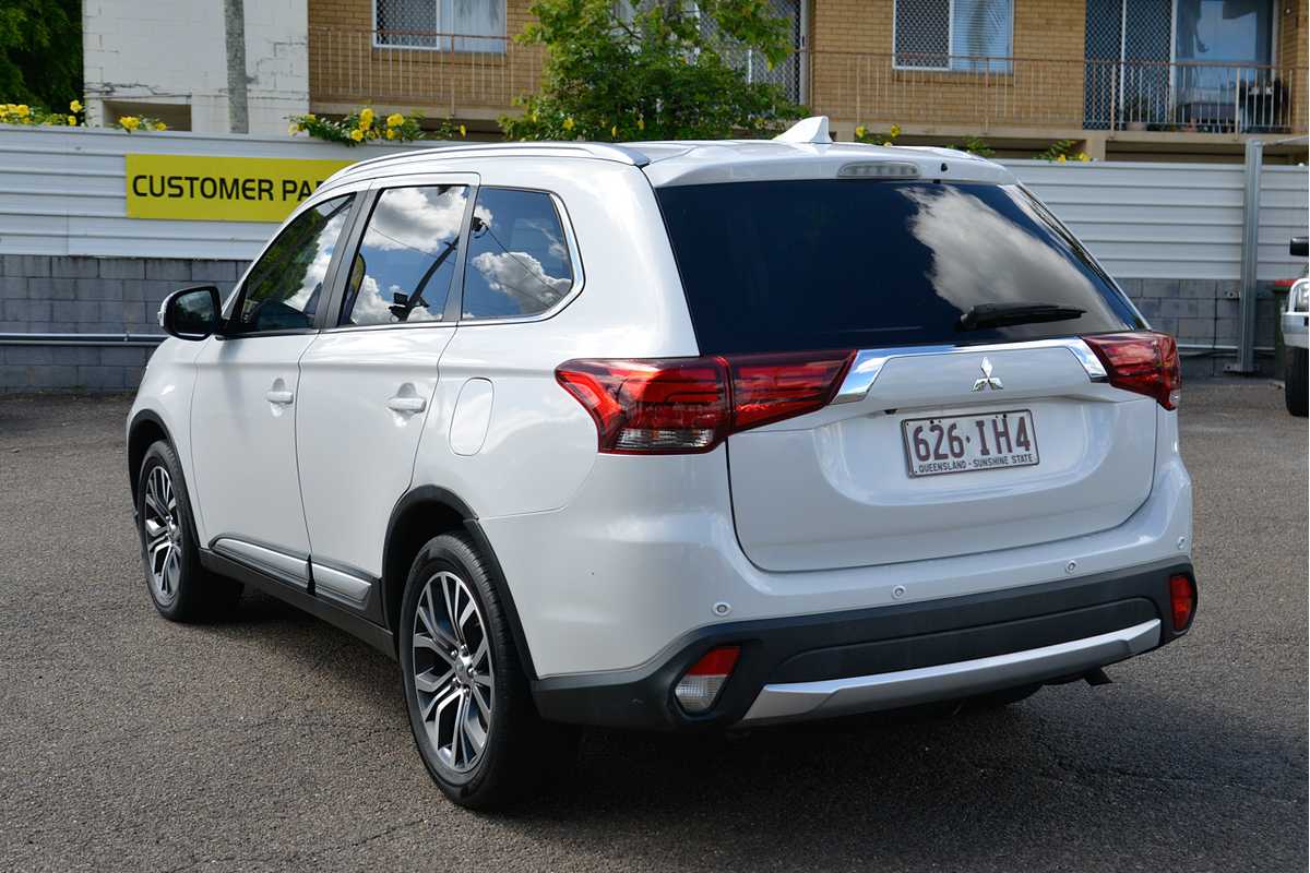 2017 Mitsubishi Outlander LS Safety Pack ZK