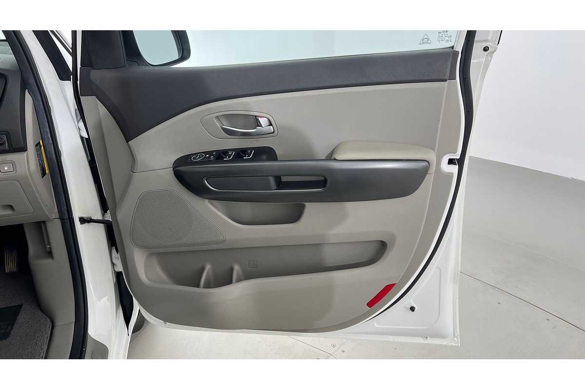 2015 Kia Carnival S YP