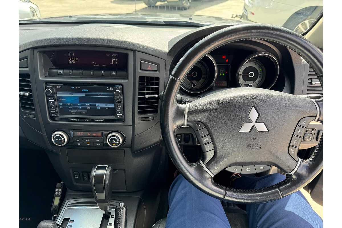 2013 Mitsubishi Pajero VR-X NW