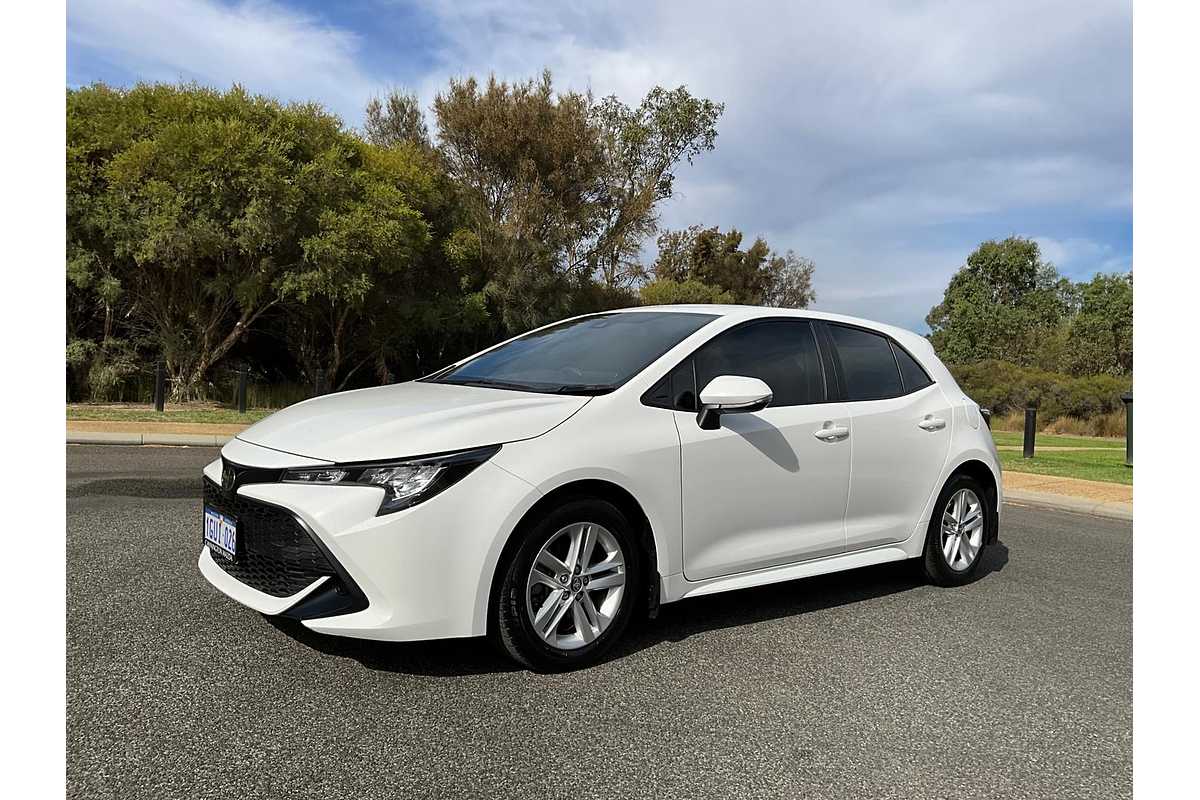 2018 Toyota Corolla Ascent Sport MZEA12R