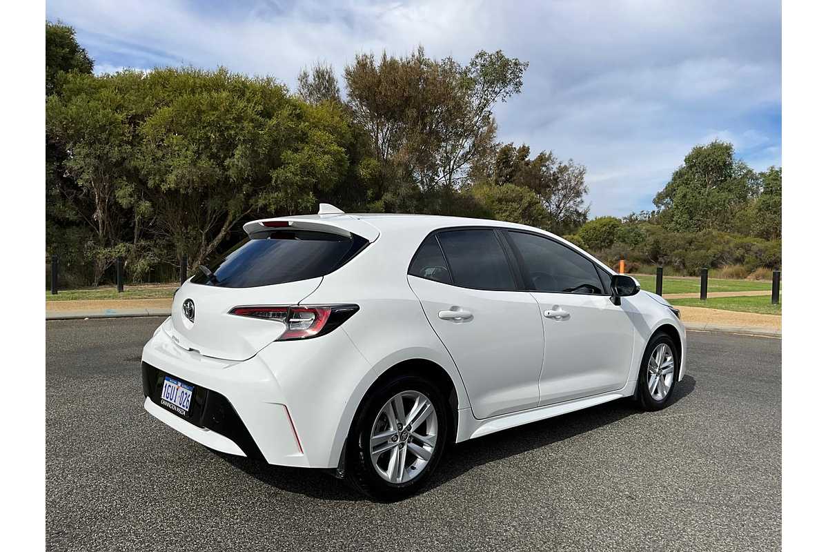 2018 Toyota Corolla Ascent Sport MZEA12R