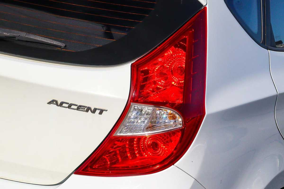 2011 Hyundai Accent Active RB