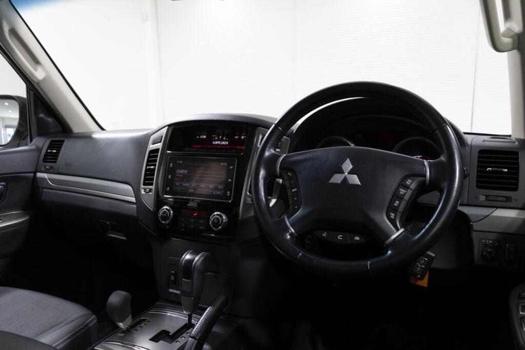 2016 Mitsubishi Pajero GLS NX
