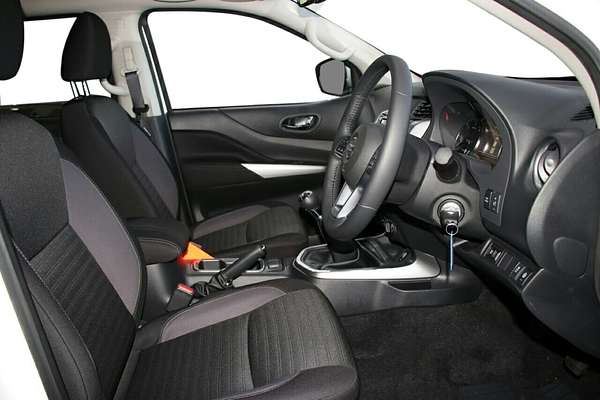 2024 Nissan Navara ST D23 4X4