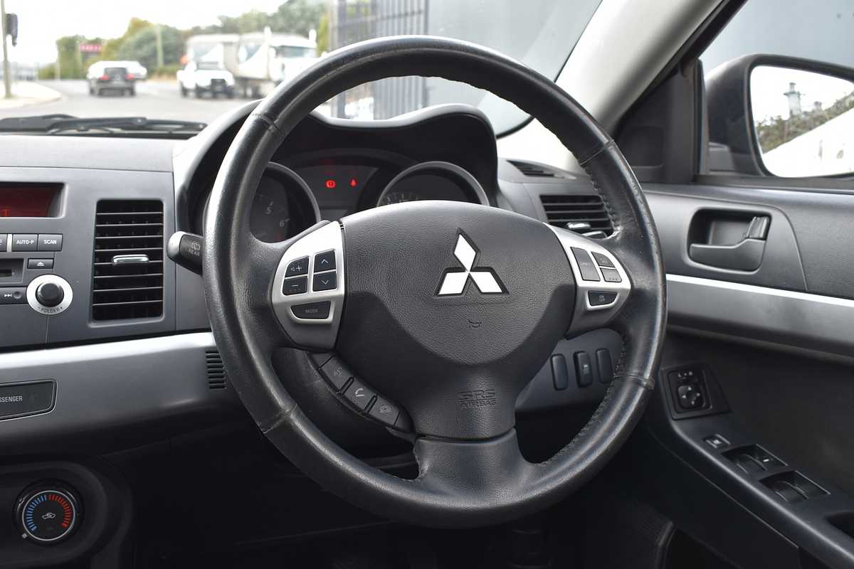 2011 Mitsubishi Lancer SX