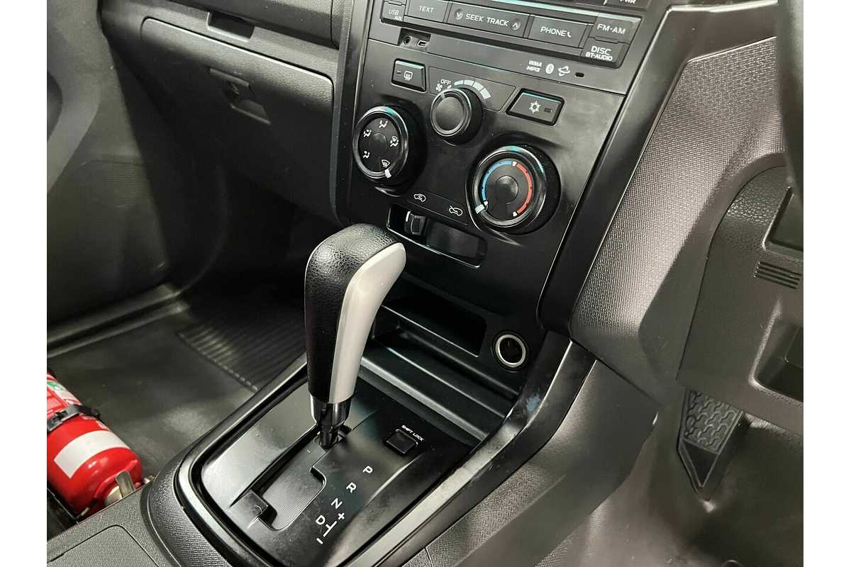 2016 Isuzu D-MAX SX Crew Cab 4x2 High Ride MY17 RWD