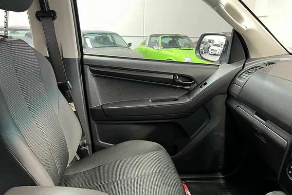 2016 Isuzu D-MAX SX Crew Cab 4x2 High Ride MY17 RWD