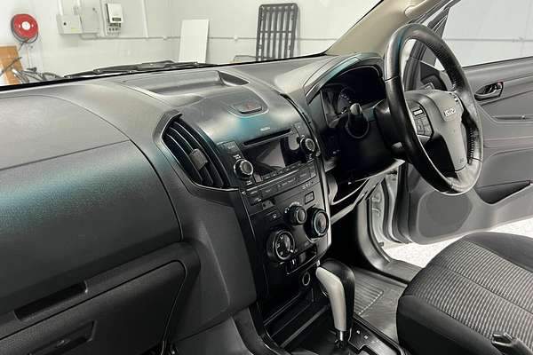 2016 Isuzu D-MAX SX Crew Cab 4x2 High Ride MY17 RWD