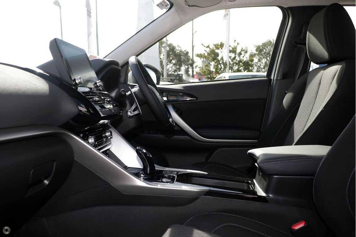 2024 Mitsubishi Eclipse Cross PHEV ES YB