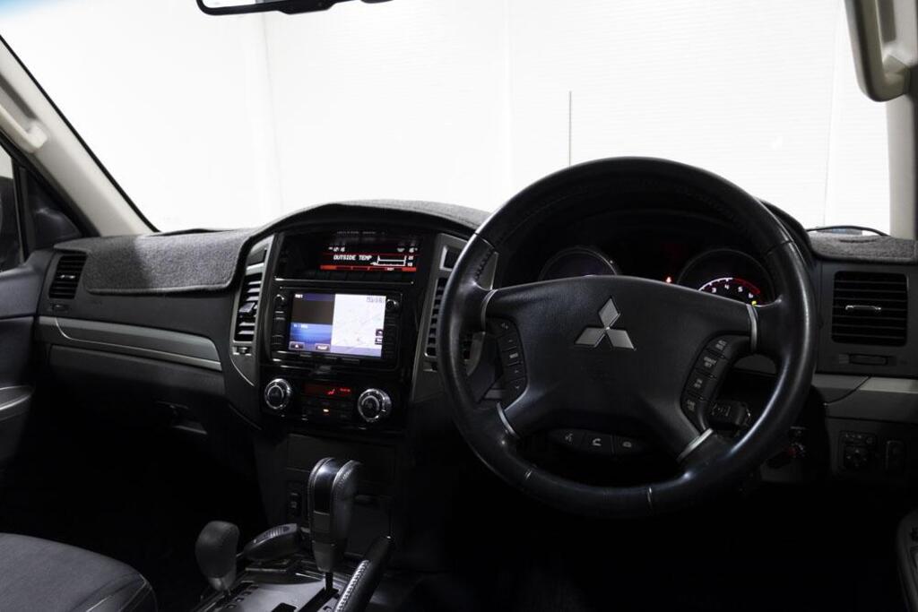2015 Mitsubishi Pajero GLS NX