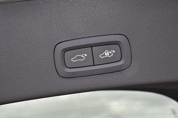 2023 Volvo C40 Recharge