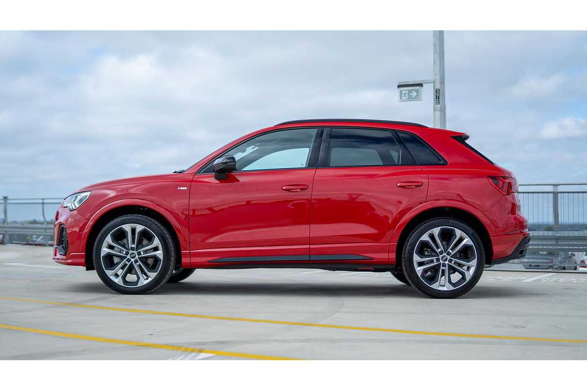 2024 Audi Q3 40 TFSI S Line F3