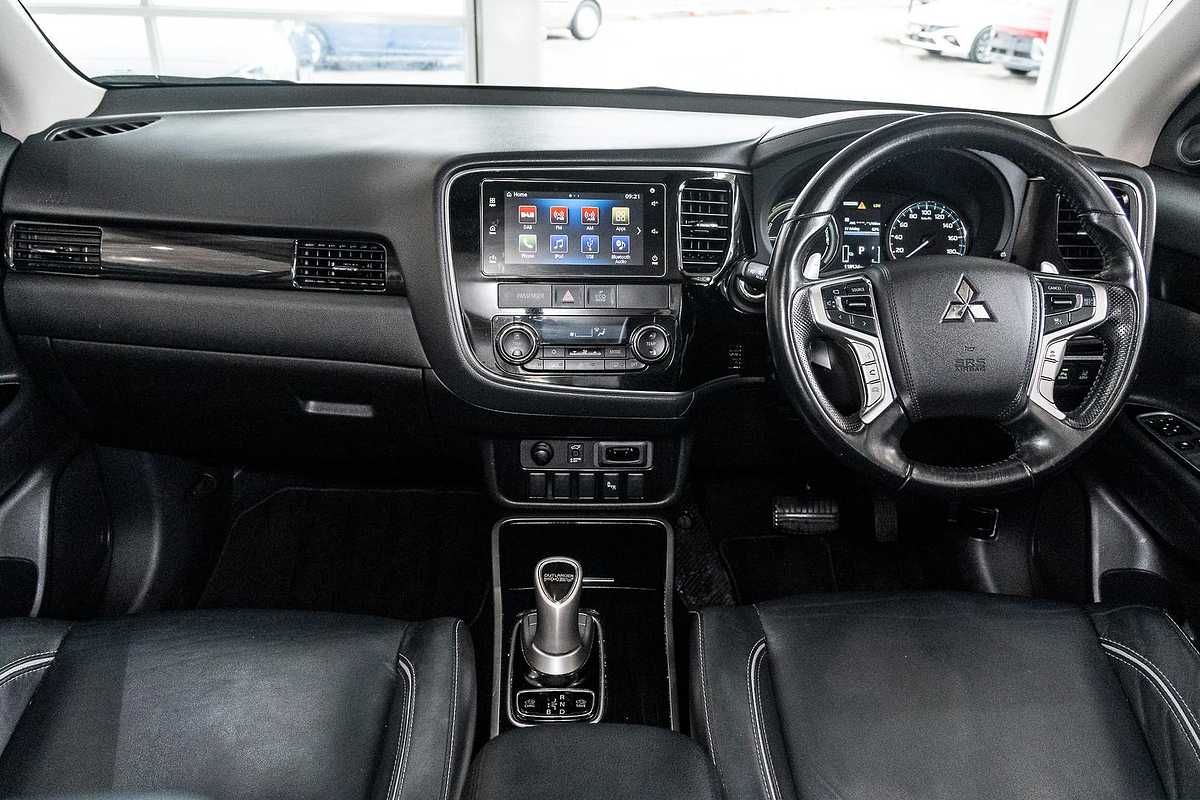 2017 Mitsubishi Outlander PHEV Exceed ZK