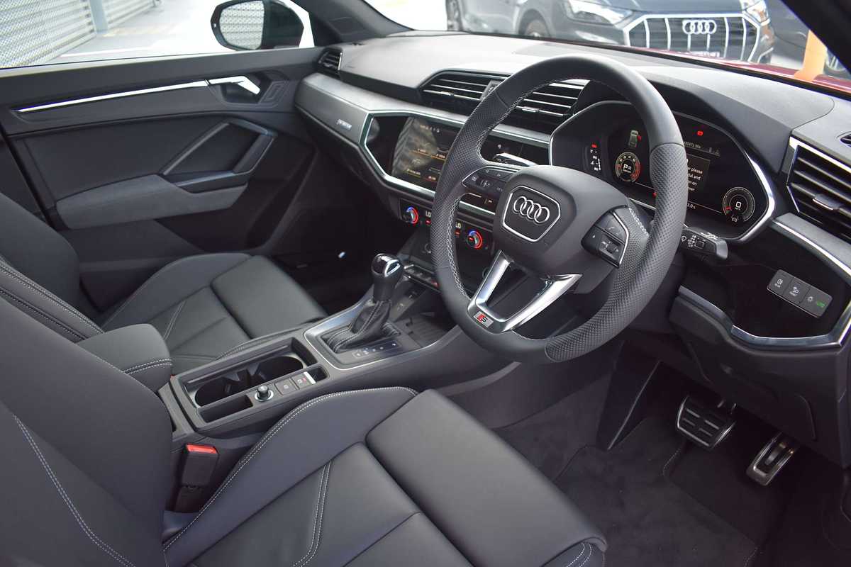 2024 Audi Q3 40 TFSI S Line F3