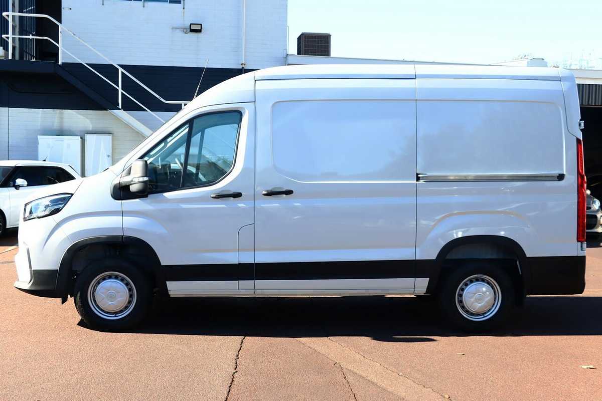 SOLD 2024 LDV Deliver 9 Mid Roof MWB in Blanc White New Van