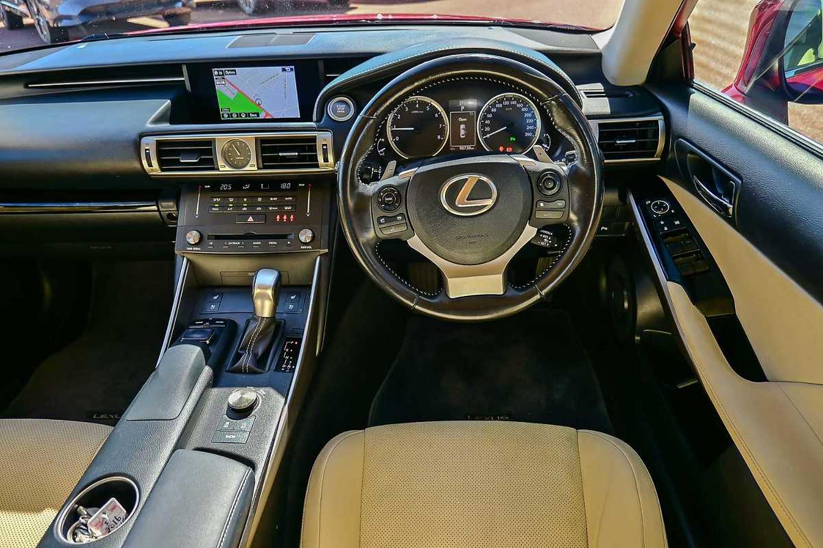 2016 Lexus IS IS200t Luxury ASE30R