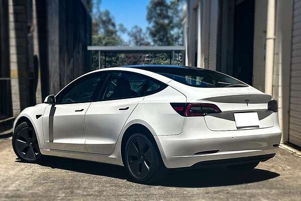 2022 Tesla Model 3 Rear-Wheel Drive