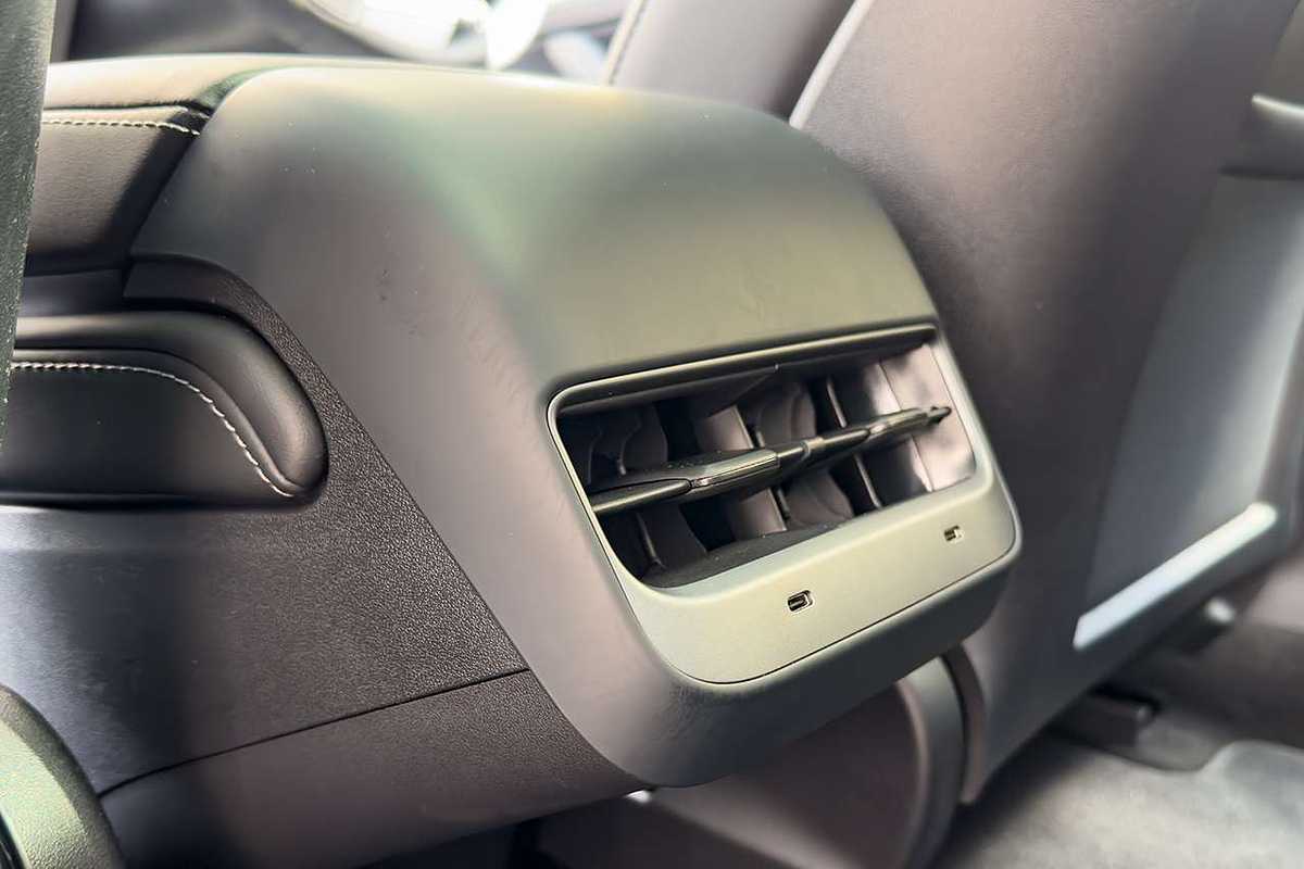 2022 Tesla Model 3 Rear-Wheel Drive
