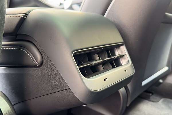 2022 Tesla Model 3 Rear-Wheel Drive