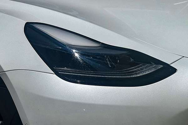 2022 Tesla Model 3 Rear-Wheel Drive