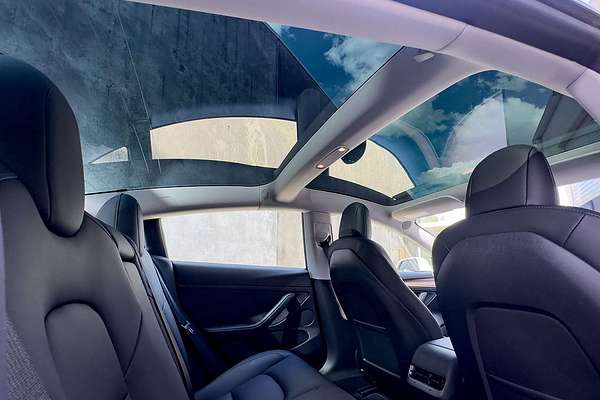 2022 Tesla Model 3 Rear-Wheel Drive