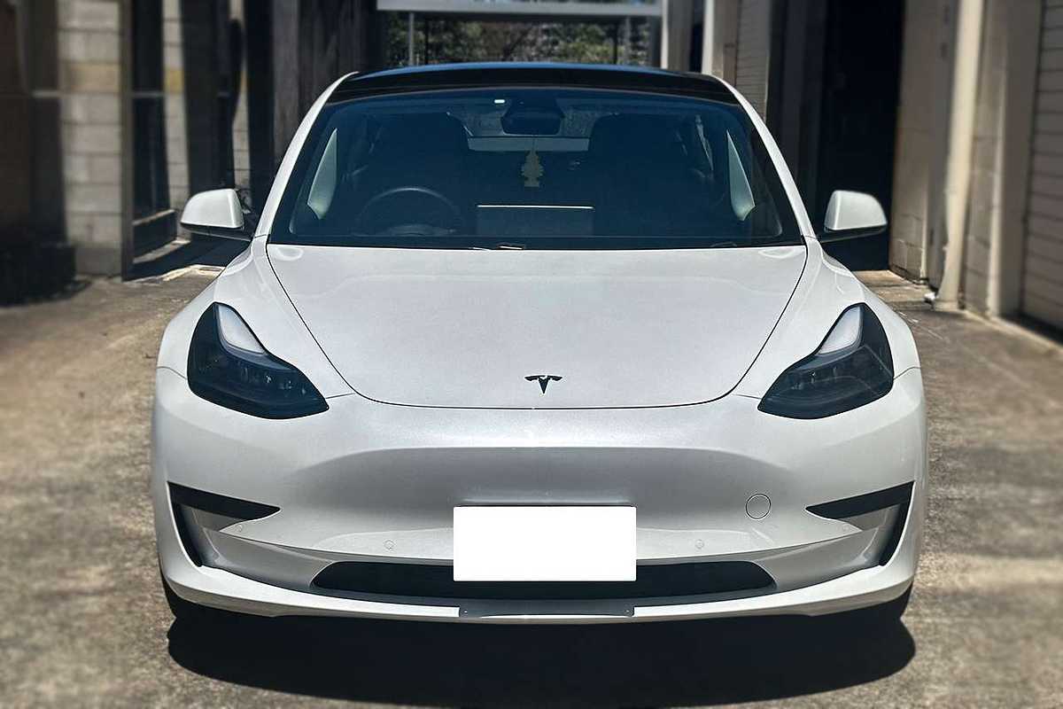 2022 Tesla Model 3 Rear-Wheel Drive