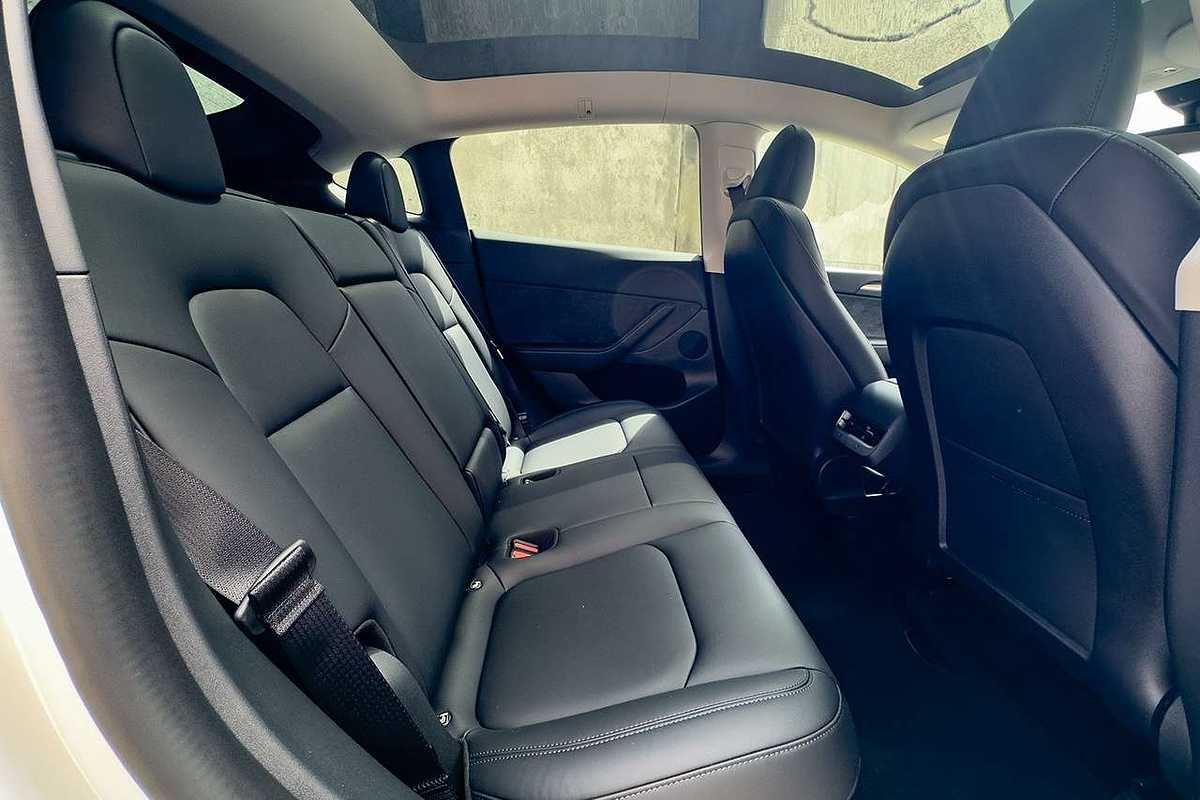 2022 Tesla Model Y Rear-Wheel Drive