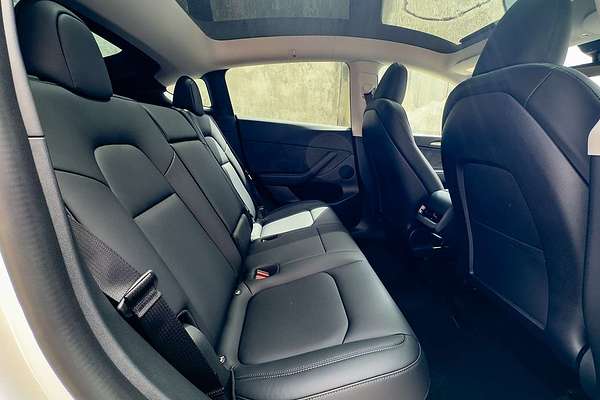 2022 Tesla Model Y Rear-Wheel Drive