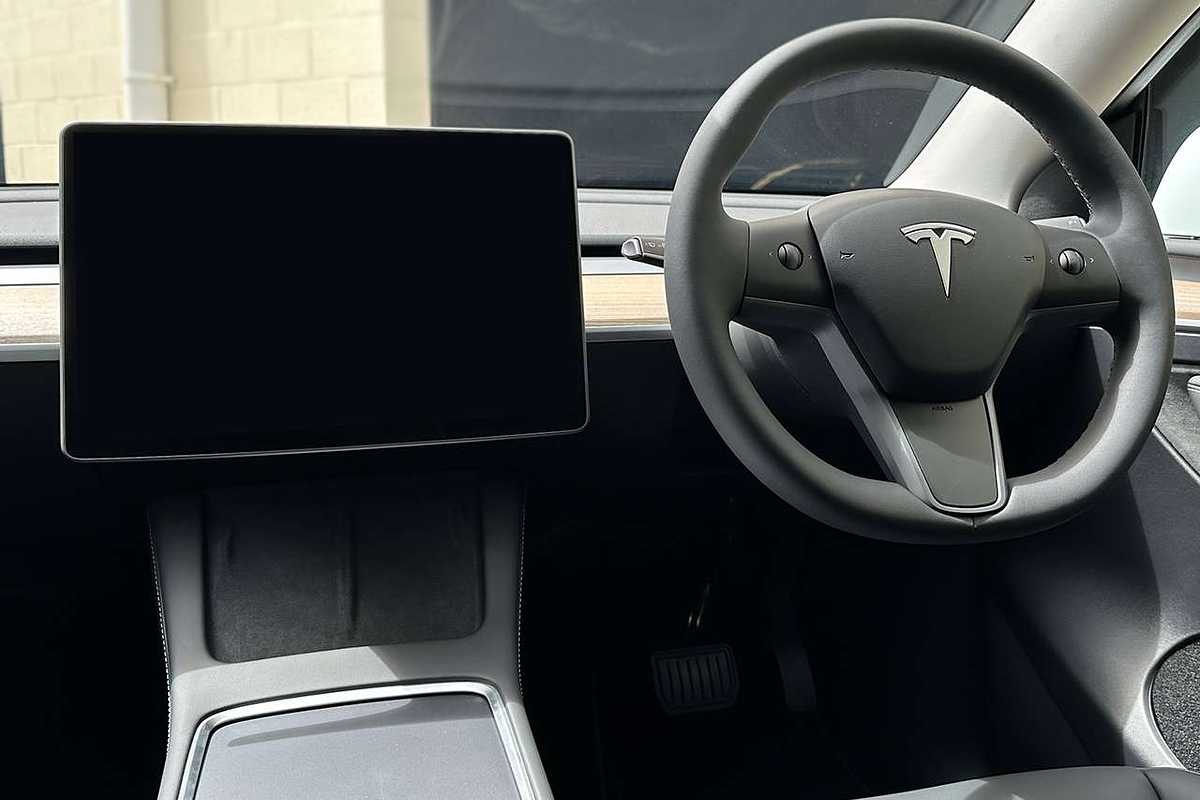 2022 Tesla Model Y Rear-Wheel Drive