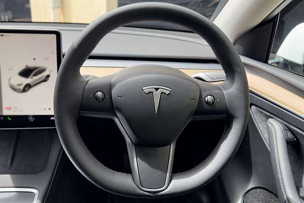 2022 Tesla Model Y Rear-Wheel Drive