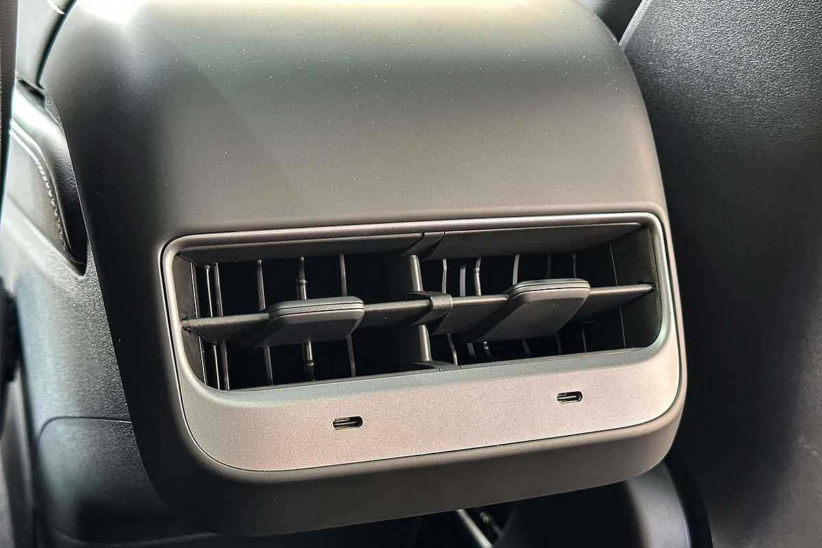 2022 Tesla Model Y Rear-Wheel Drive