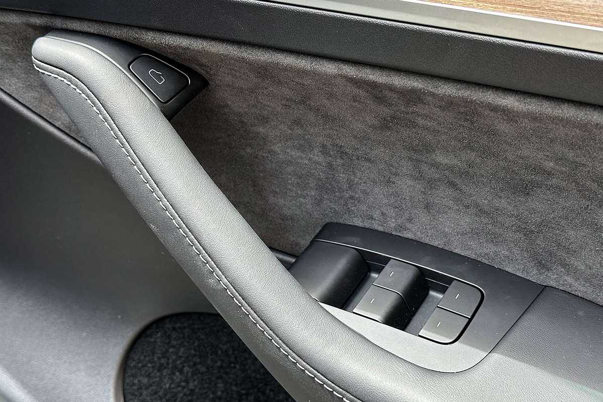 2022 Tesla Model Y Rear-Wheel Drive