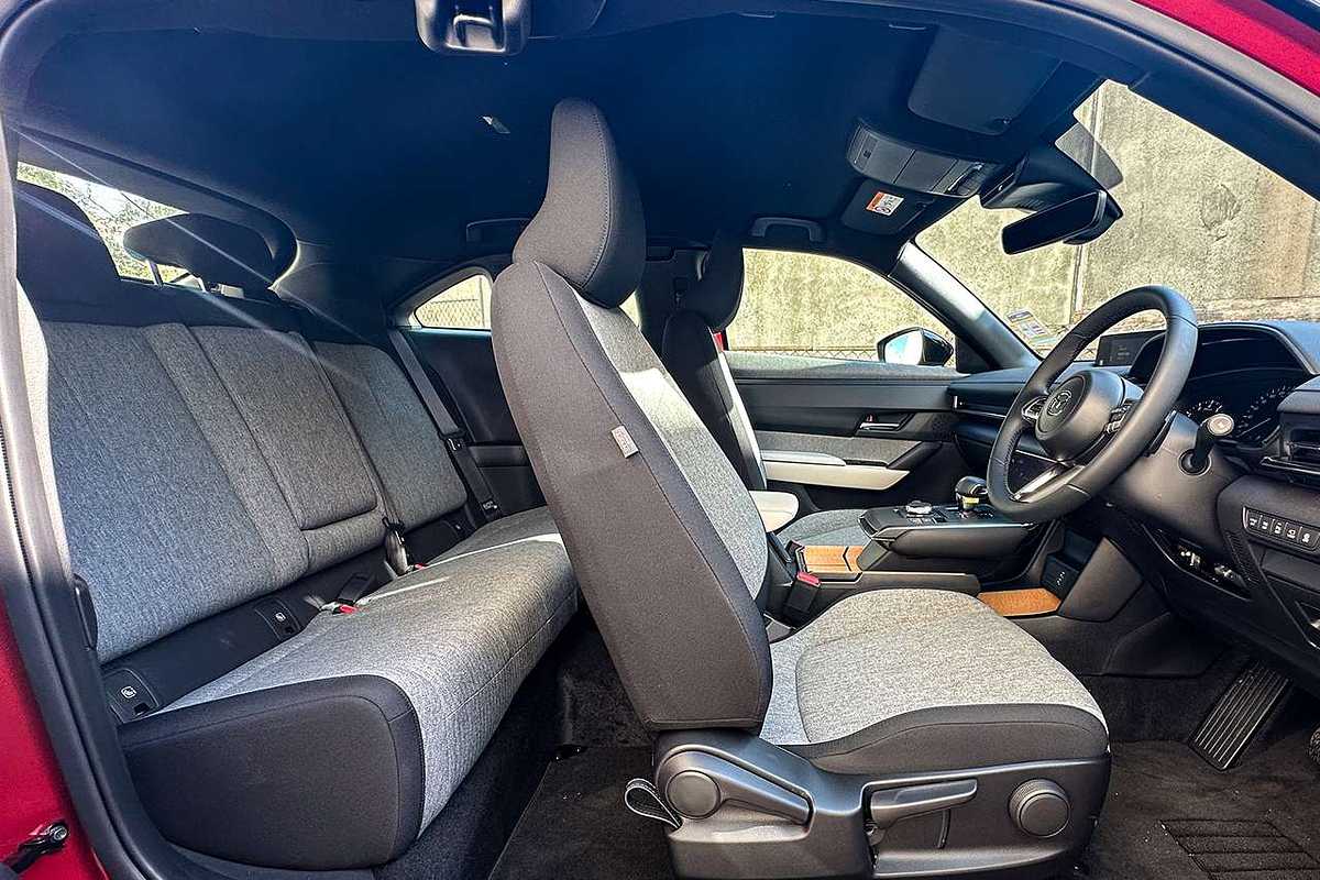 2023 Mazda MX-30 G20e Evolve DR Series