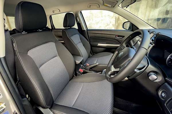 2022 Suzuki Vitara Shadow LY Series II