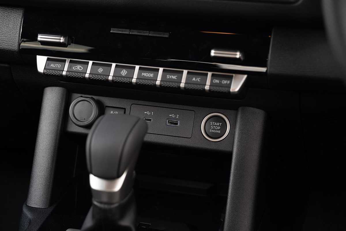 2024 Mitsubishi Triton GLS MV 4X4