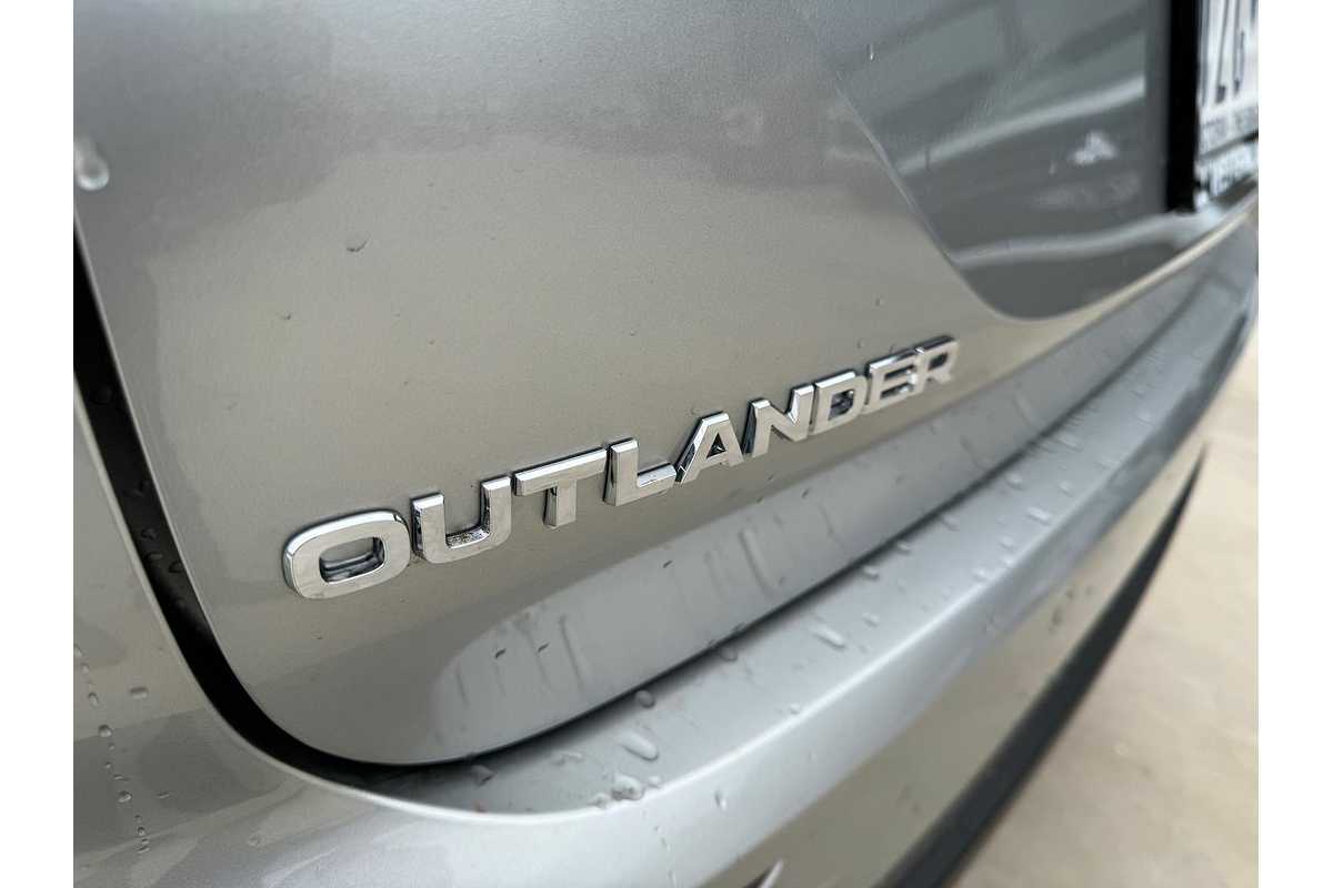 2024 Mitsubishi Outlander ES ZM