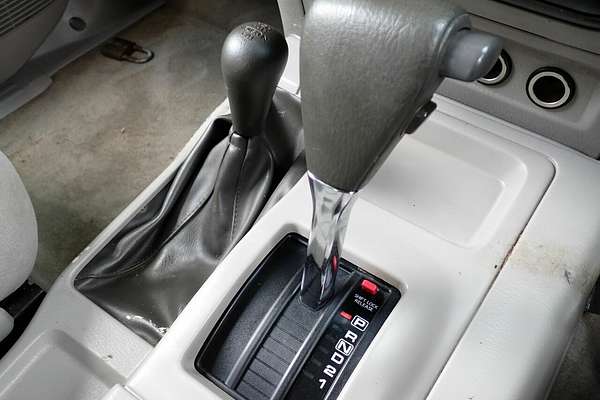 2004 Nissan Patrol ST (4x4) GU III