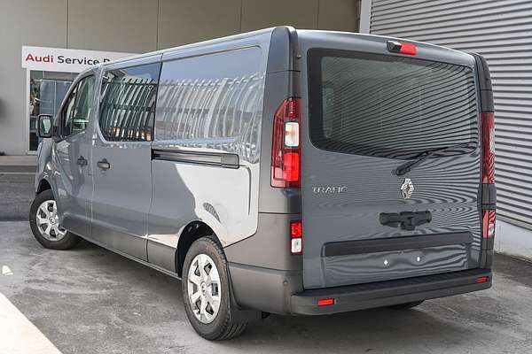 2023 Renault Trafic Crew Pro X82